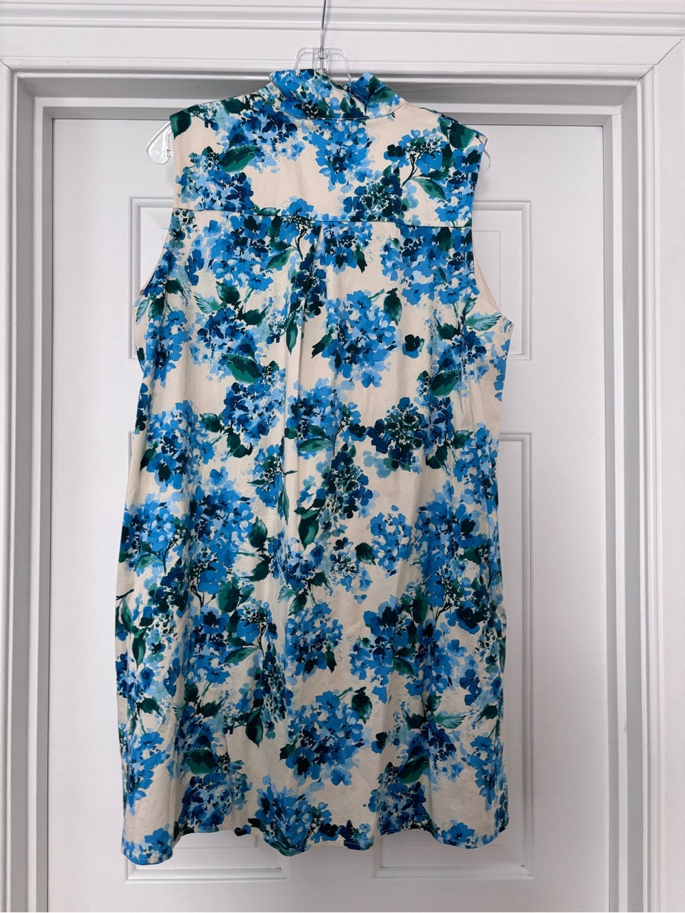 Tuckernuck Water's Edge Hydrangea Sleeveless Charlie Dress - Picture 3 of 7